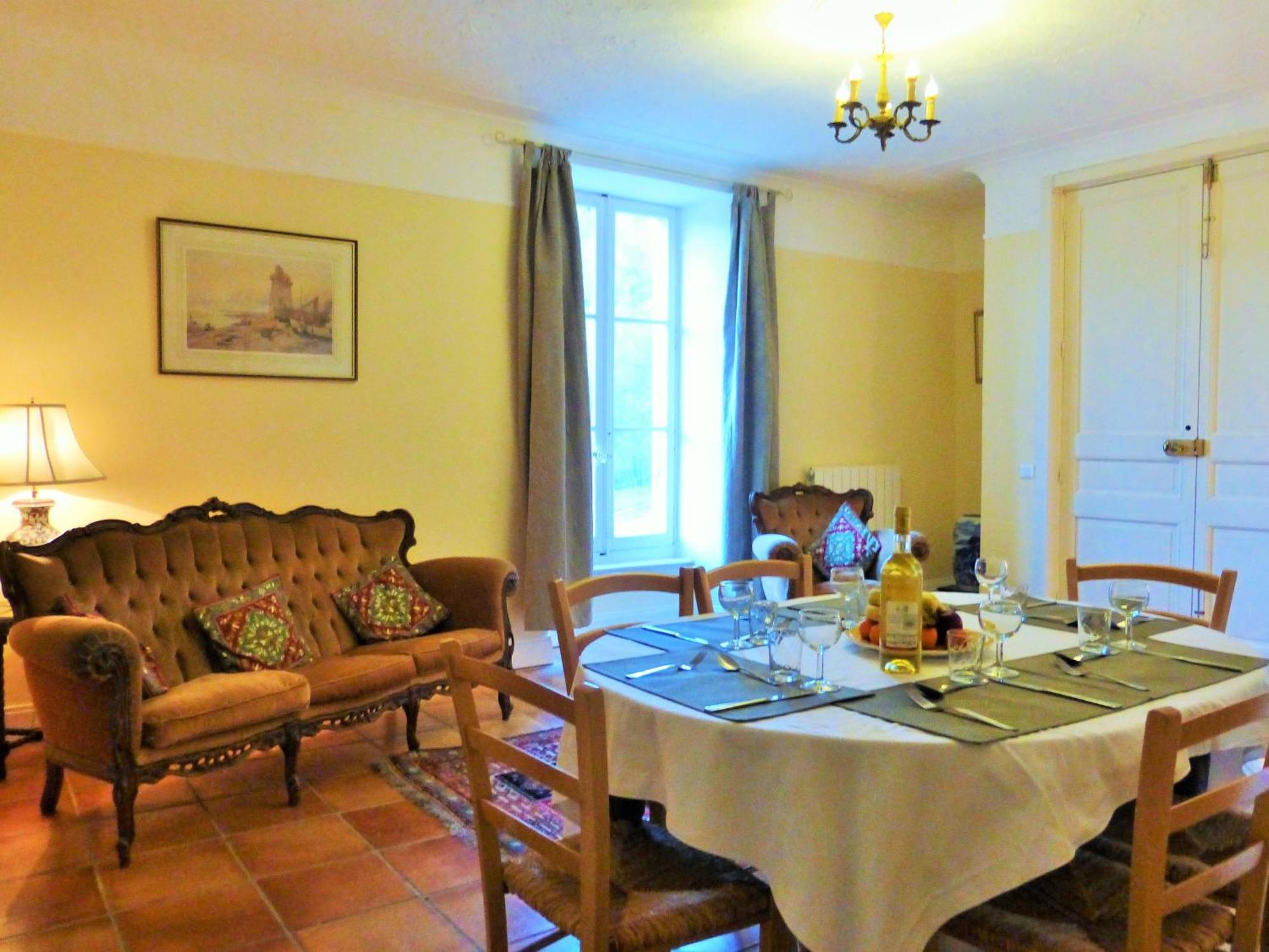 Chateau Du Fraissinet, 6 Gites Sleeping 2-8 Guests, Pool And River On Site La Tronche  外观 照片