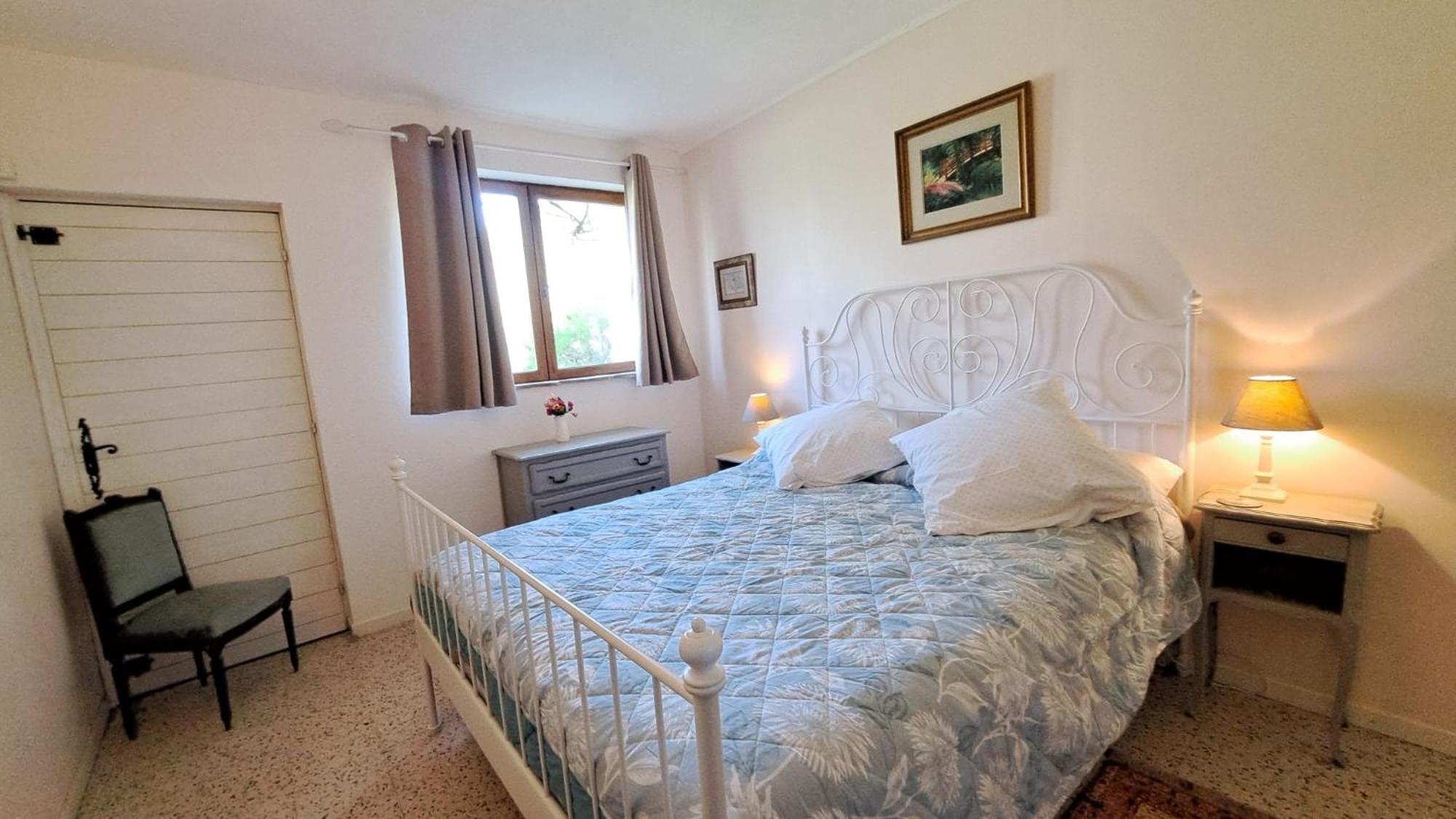 Chateau Du Fraissinet, 6 Gites Sleeping 2-8 Guests, Pool And River On Site La Tronche  外观 照片