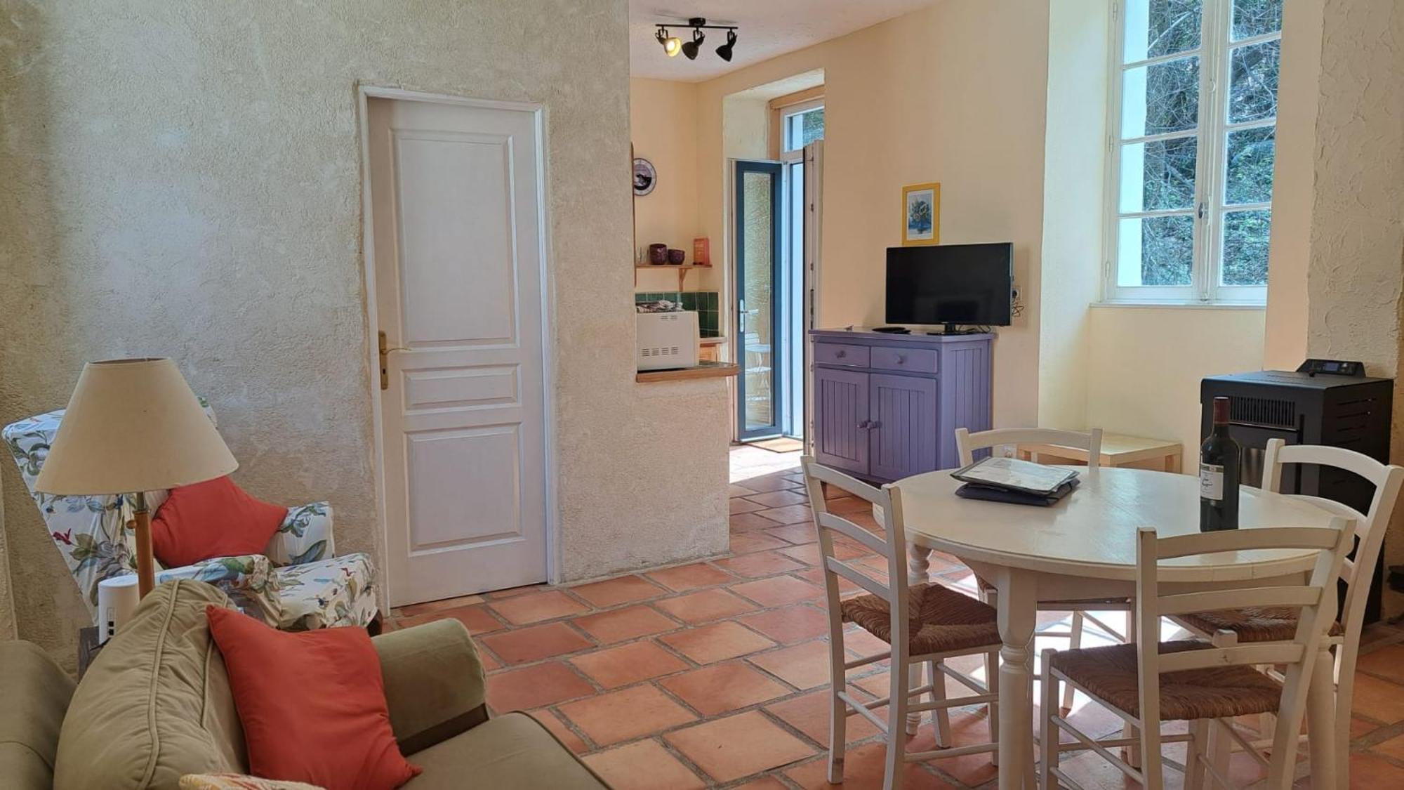 Chateau Du Fraissinet, 6 Gites Sleeping 2-8 Guests, Pool And River On Site La Tronche  外观 照片