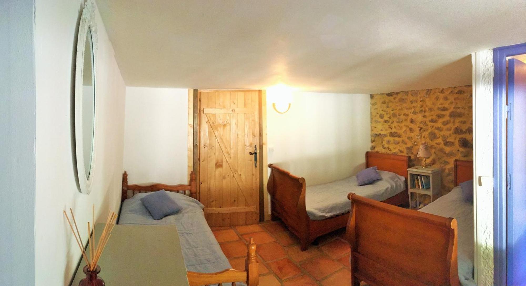 Chateau Du Fraissinet, 6 Gites Sleeping 2-8 Guests, Pool And River On Site La Tronche  外观 照片