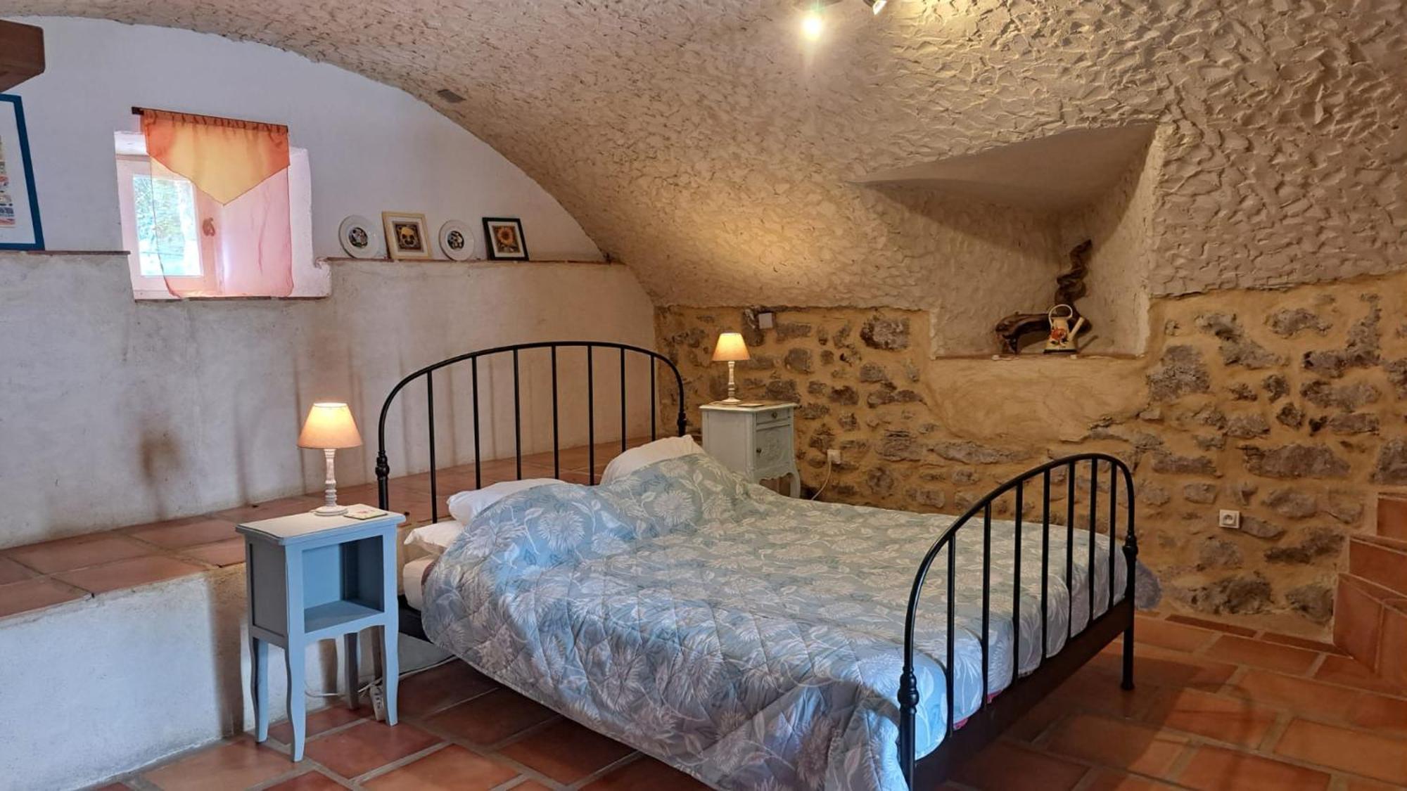 Chateau Du Fraissinet, 6 Gites Sleeping 2-8 Guests, Pool And River On Site La Tronche  外观 照片